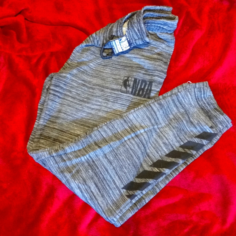 Boys NBA sweatpants with drawstring size XL 18-20 gray and black